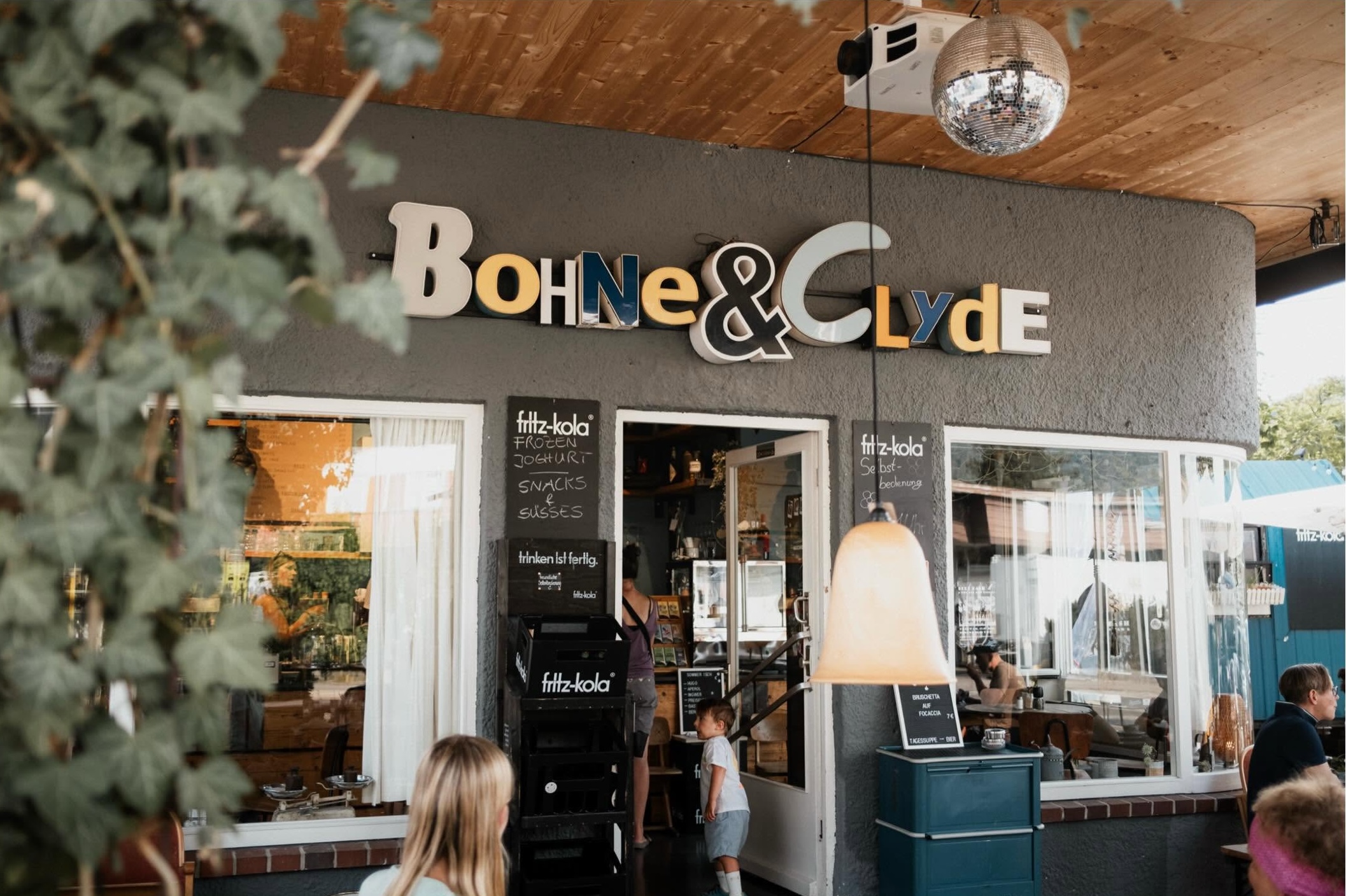 Bohne & Clyde Café