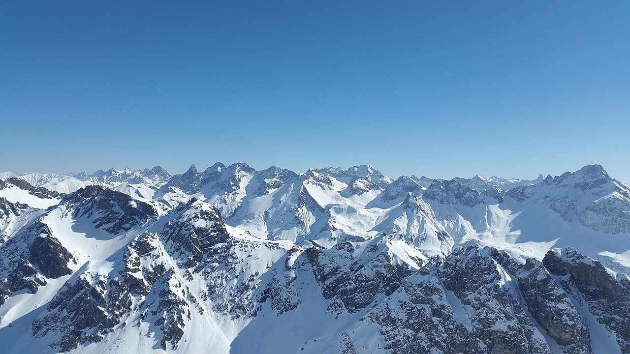 Verschneite Allgäuer Berglandschaft