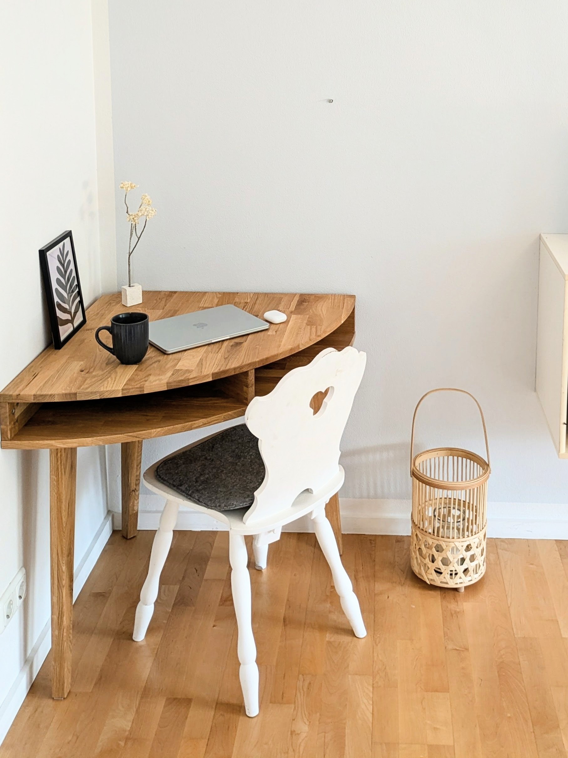 Arbeitsecke mit Schreibtisch